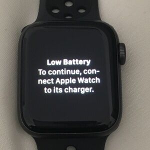 Series 4 Apple Watch 40MM Nike GPS FOR PARTS not working. NO CHARGER Just watch.